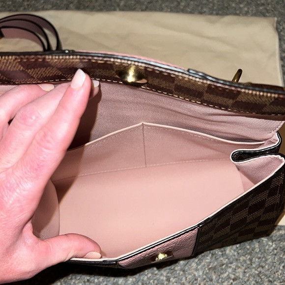 Louis Vuitton purse - Picture 8 of 16